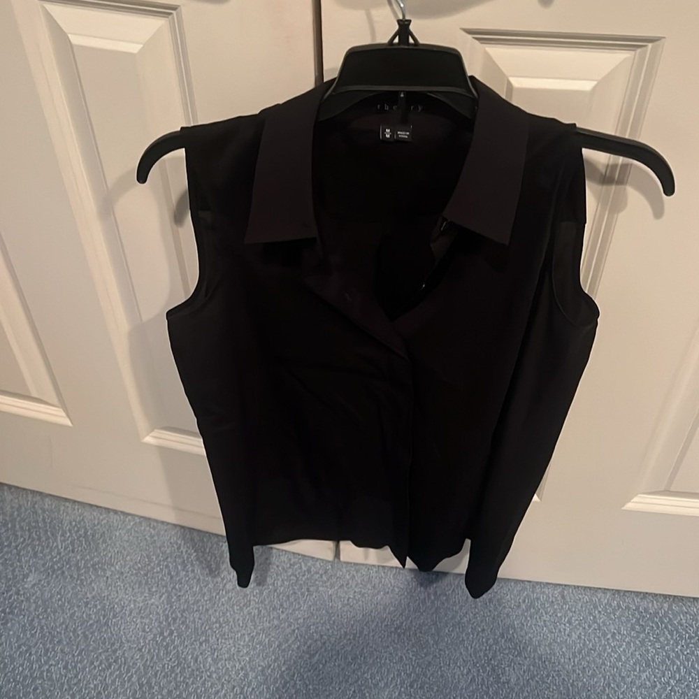 Theory Tank  button down M NWOT Black opens with button host pick - Picture 6 of 15
